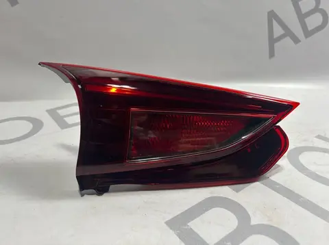 Фонарь задний левый внутренний Mazda 3 3 BM/BN