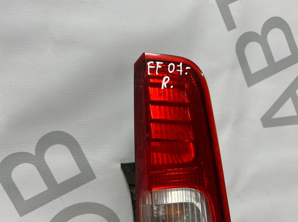 Фонарь задний правый Ford Focus 2 2006 - миниатюра 4