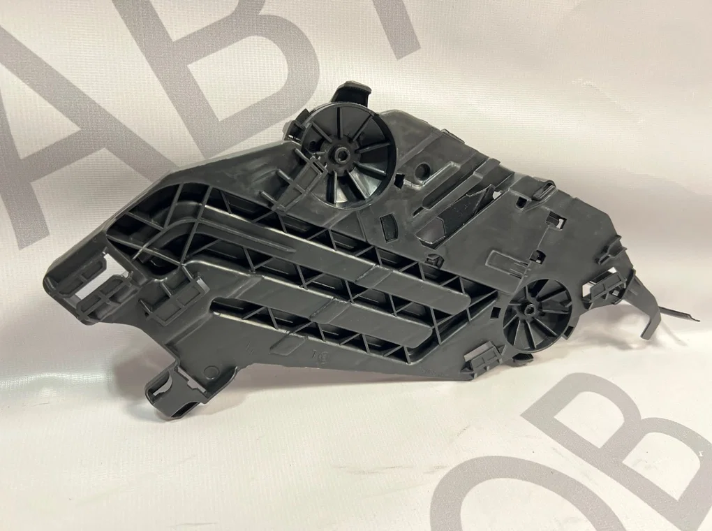 Кронштейн фары левый Skoda Octavia A5 2008-2013 - миниатюра 6