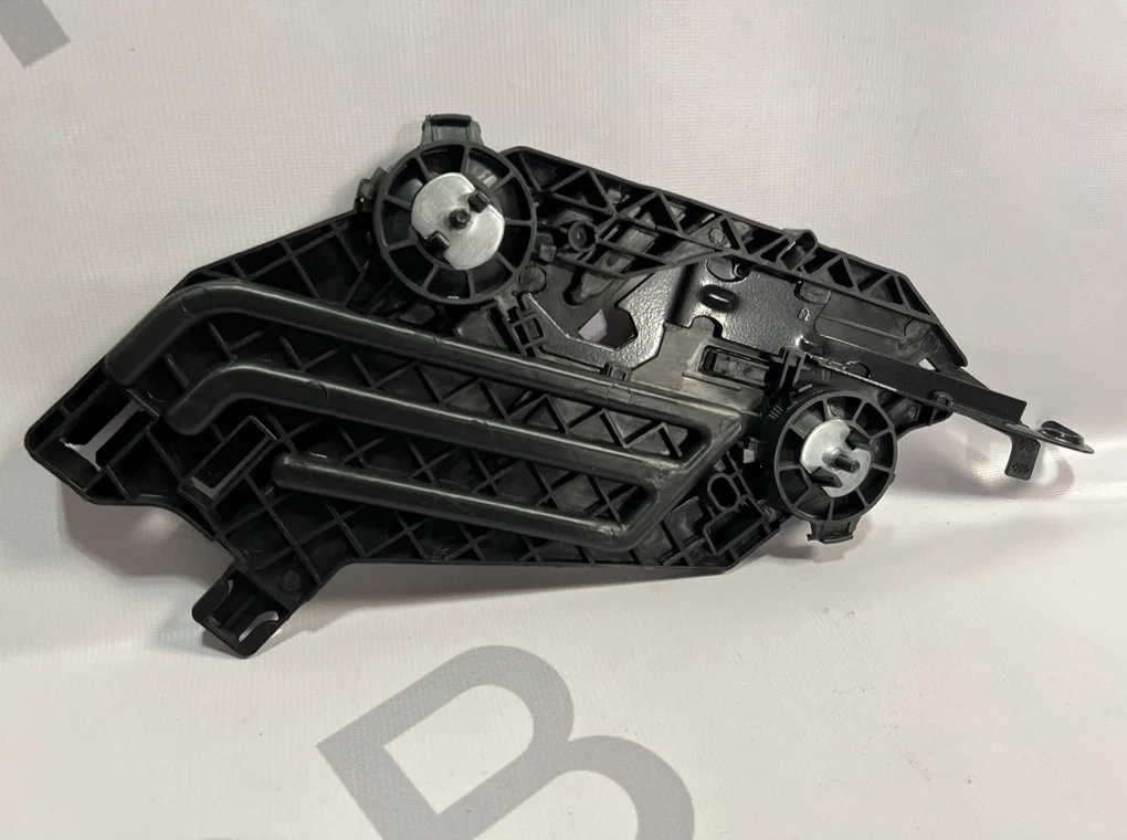 Кронштейн фары правый Skoda Octavia A5 2008-2013 - миниатюра 2