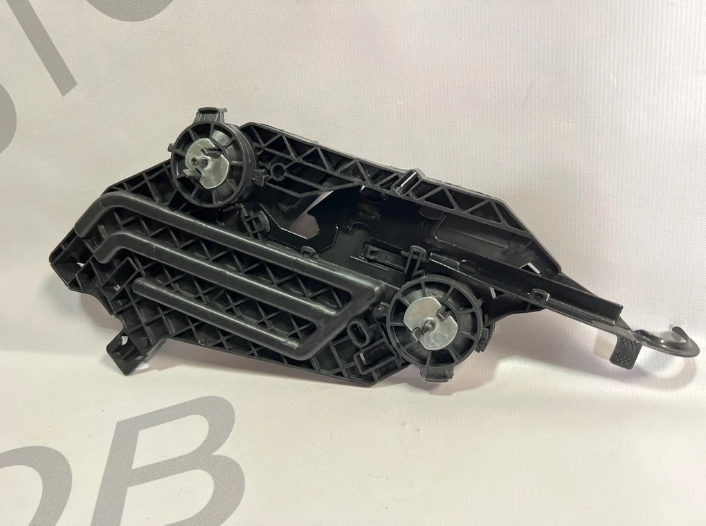 Кронштейн фары правый Skoda Octavia A5 2008-2013 - миниатюра 3