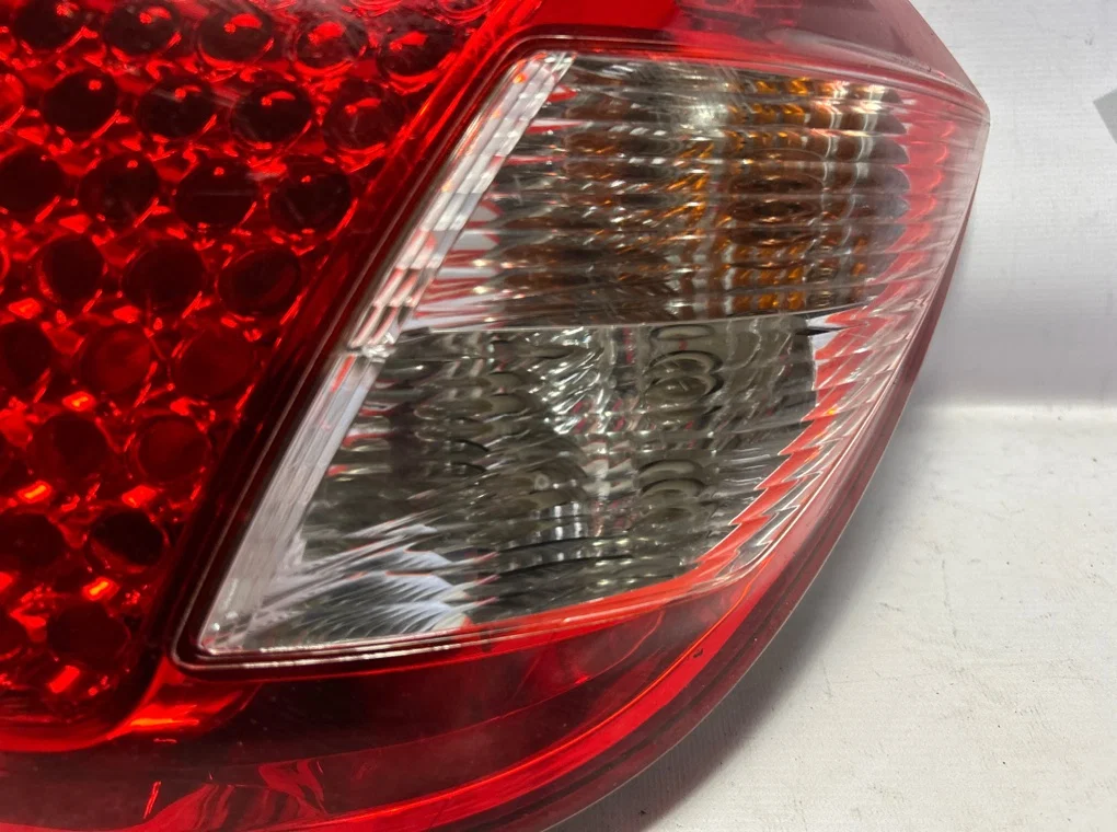 Фонарь задний правый Kia Ceed 1 ED 2010-2012 - миниатюра 4