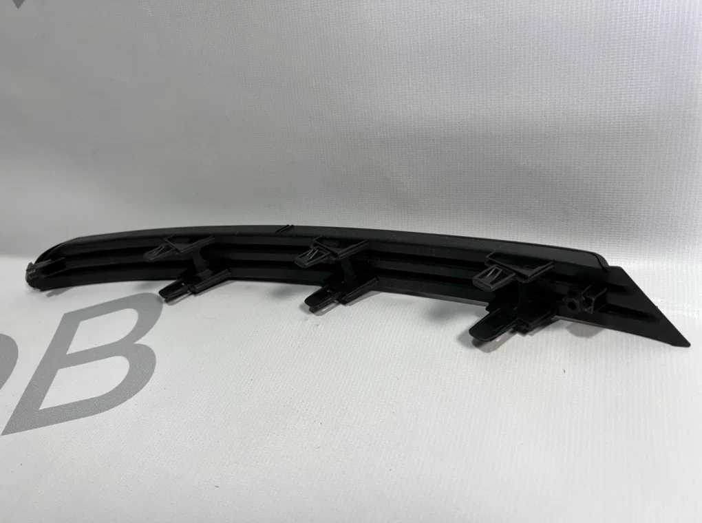 Заглушка бампера переднего правая Mazda CX-5 KF - миниатюра 4