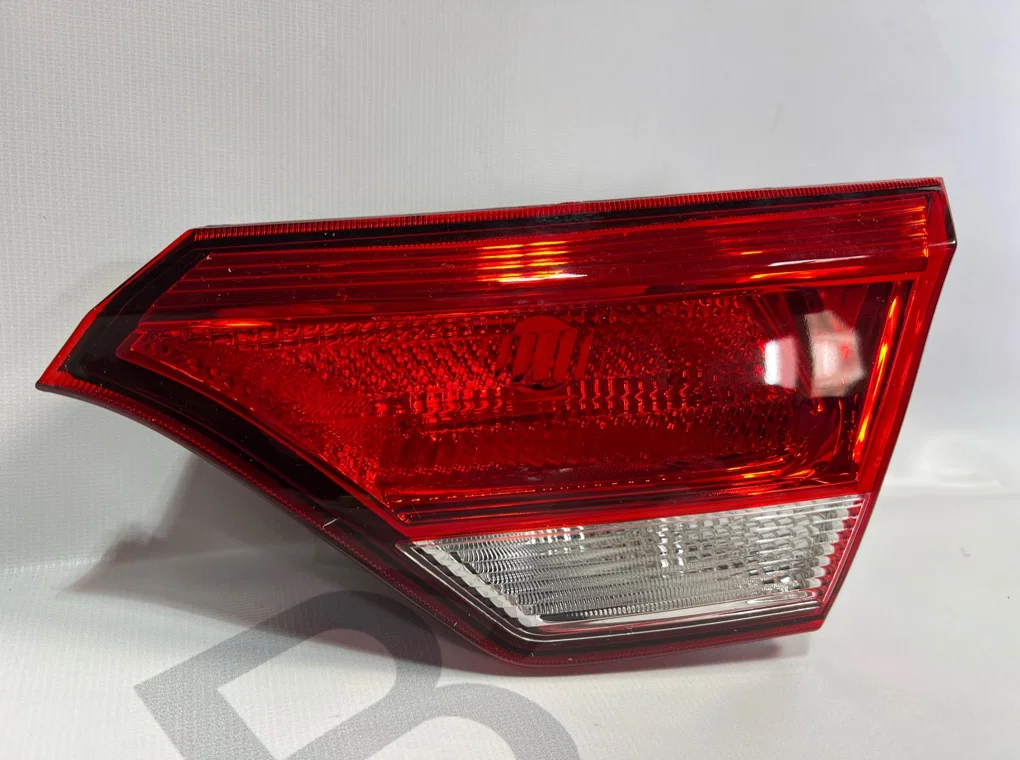 Фонарь задний правый внутренний KIA Rio 4 - миниатюра 2