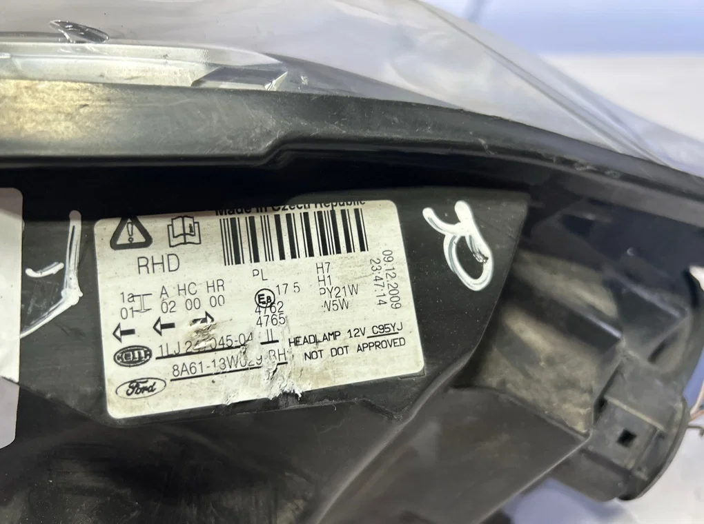 Фара правая Ford Fiesta 6 2012-2019 - миниатюра 6