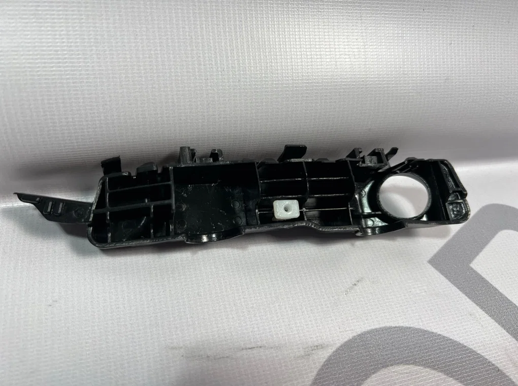 Кронштейн крыла правый Hyundai i30 2 GD 2012-2017 - миниатюра 2