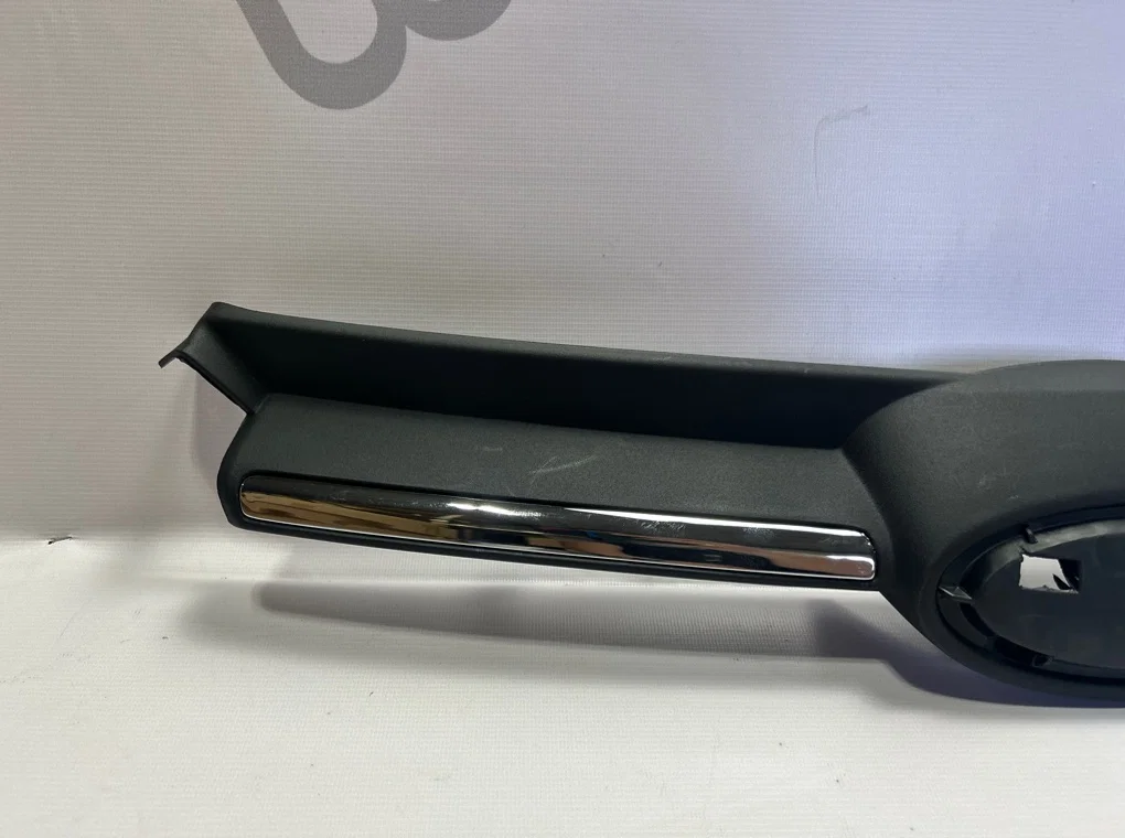 Решетка радиатора Ford Focus 3 2011-2015 - миниатюра 3