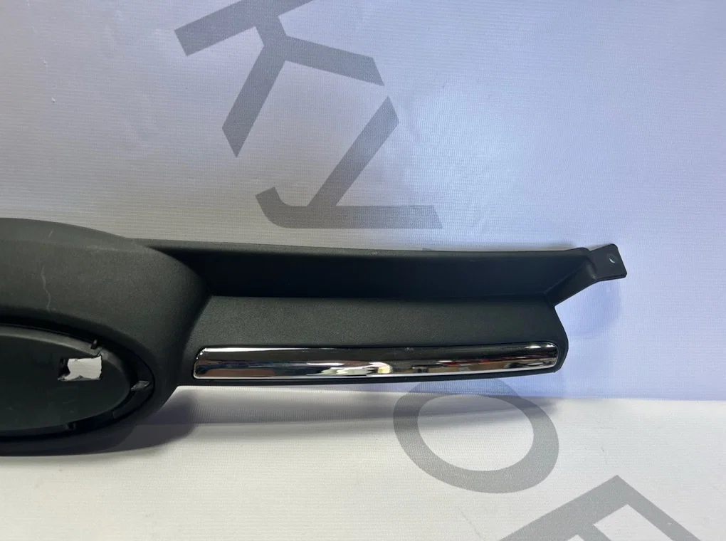 Решетка радиатора Ford Focus 3 2011-2015 - миниатюра 5