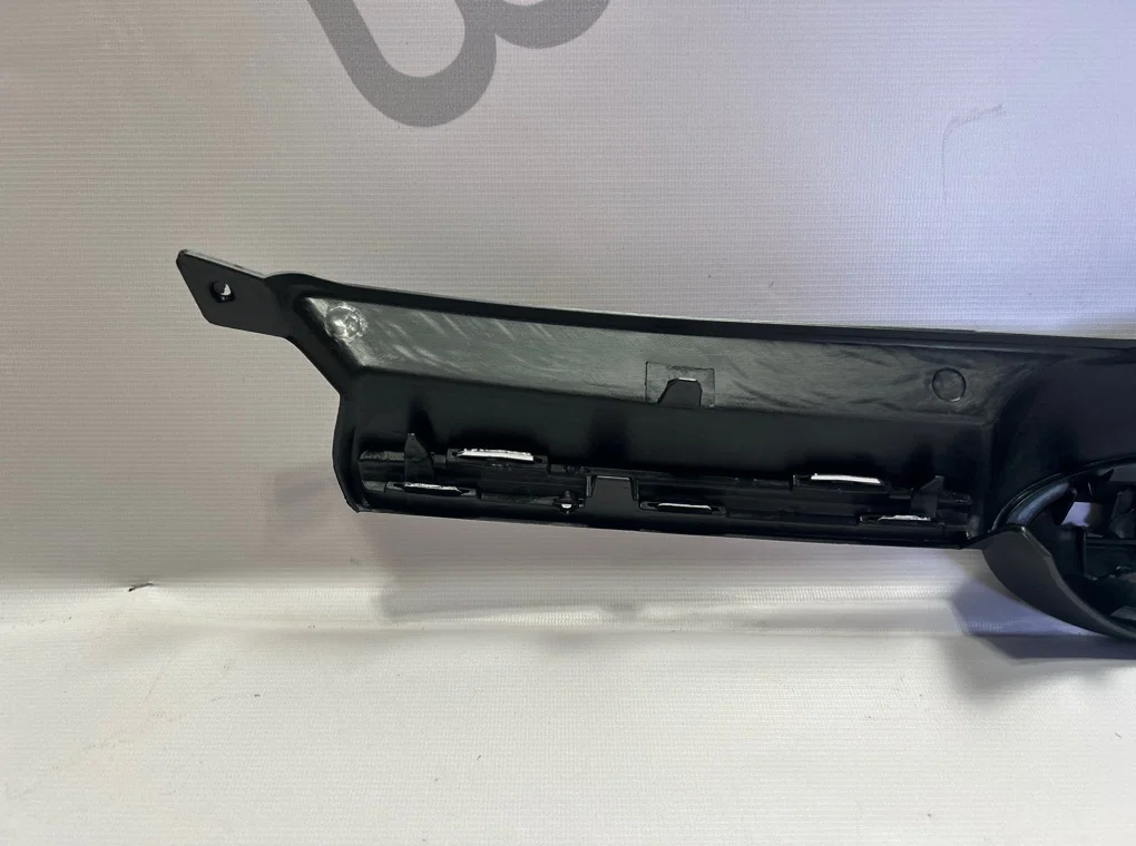Решетка радиатора Ford Focus 3 2011-2015 - миниатюра 7