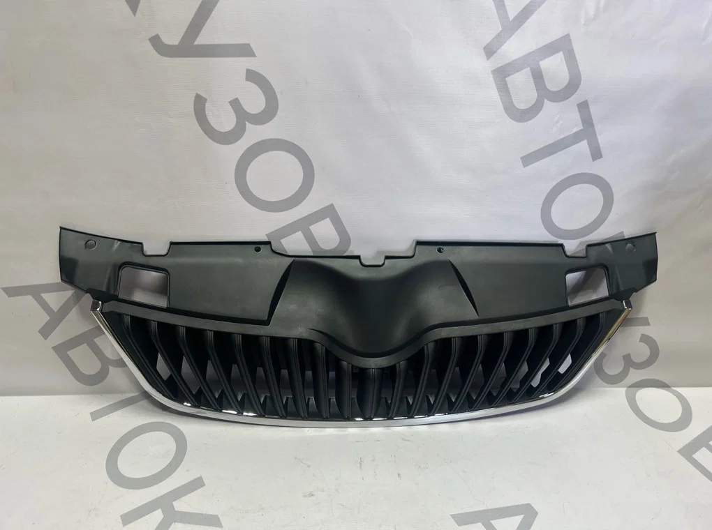 Решетка радиатора Skoda Octavia A7 2013-2016 - миниатюра 2