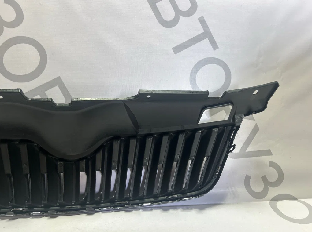 Решетка радиатора Skoda Octavia A7 2013-2016 - миниатюра 9