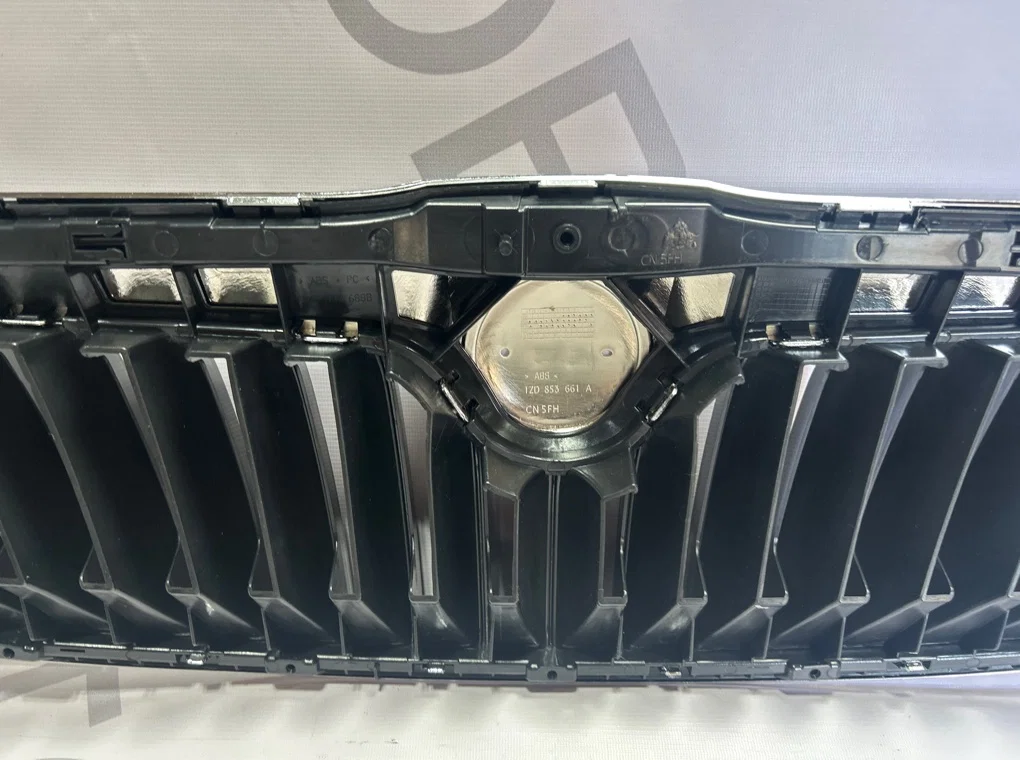 Решетка радиатора Skoda Octavia A5 2008-2013 - миниатюра 8
