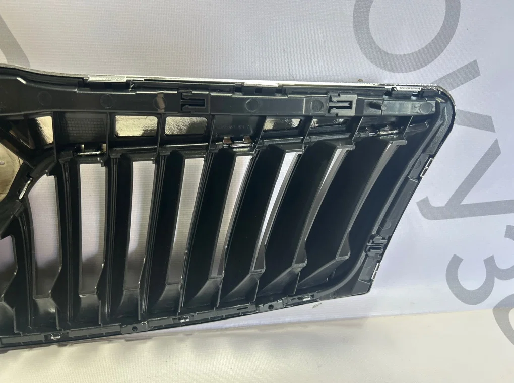 Решетка радиатора Skoda Octavia A5 2008-2013 - миниатюра 9