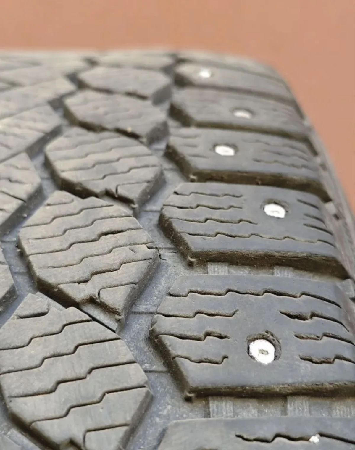 Continental ContiIceContact 225/60 R18 104T - миниатюра 2