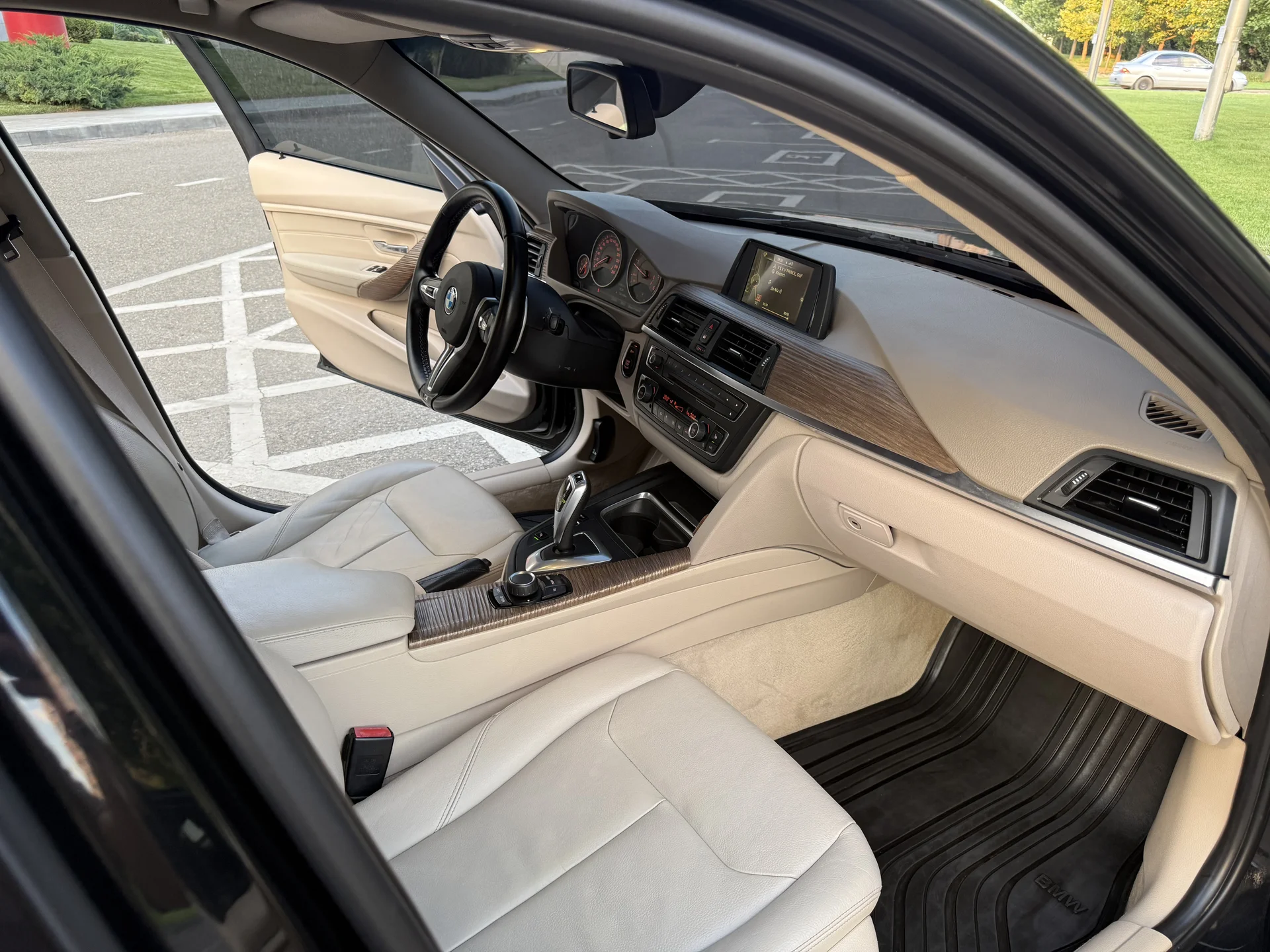 BMW F30 320d 2012г - миниатюра 20