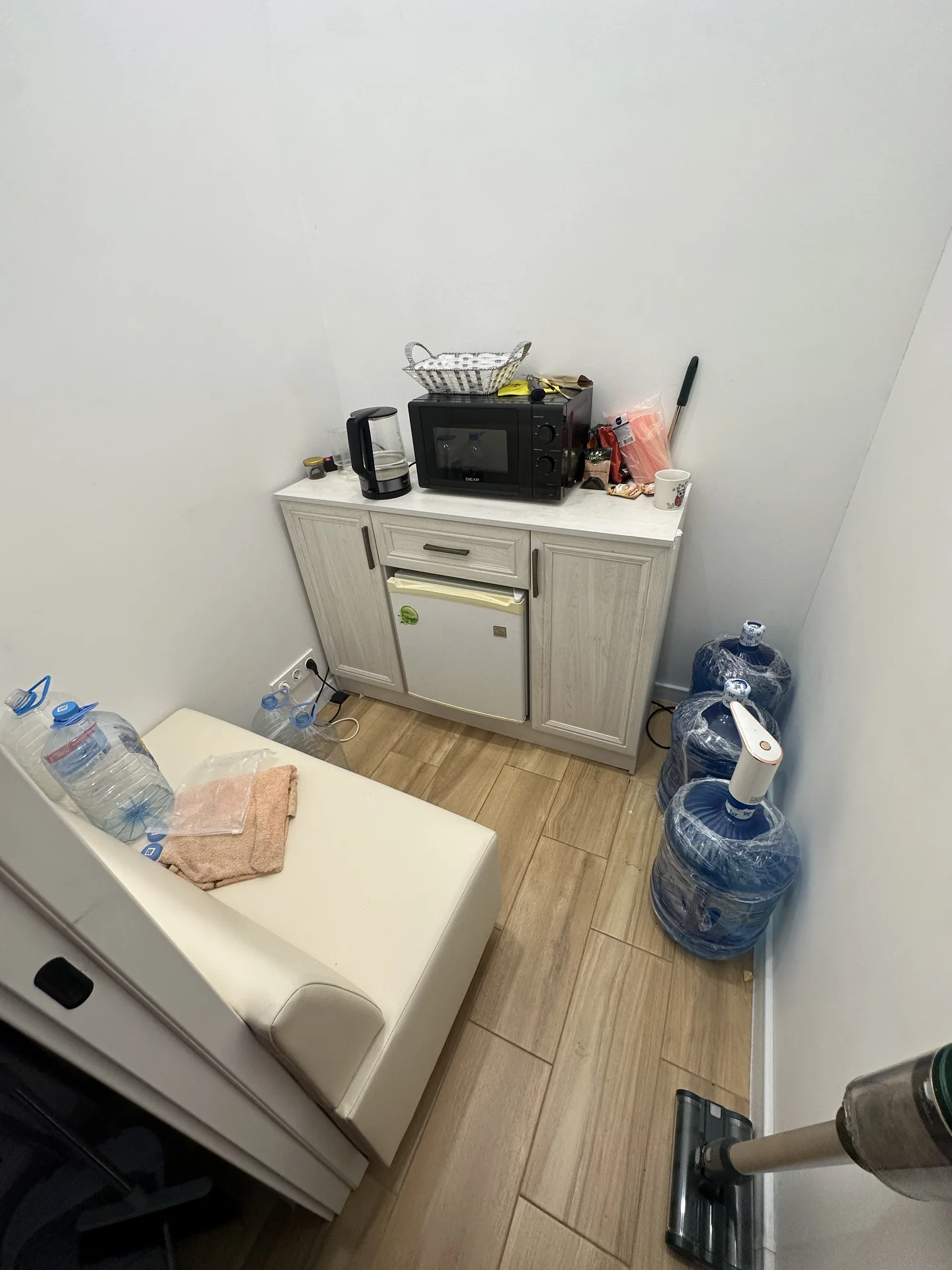 продам салон красоты/мебель - миниатюра 3