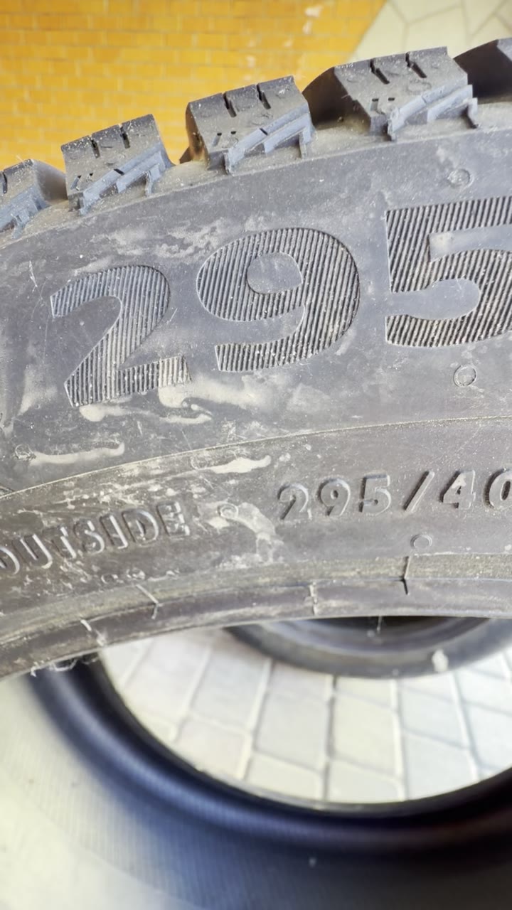 Continental ice contact 2 265/45 R20 295/40 R20 - видео 9