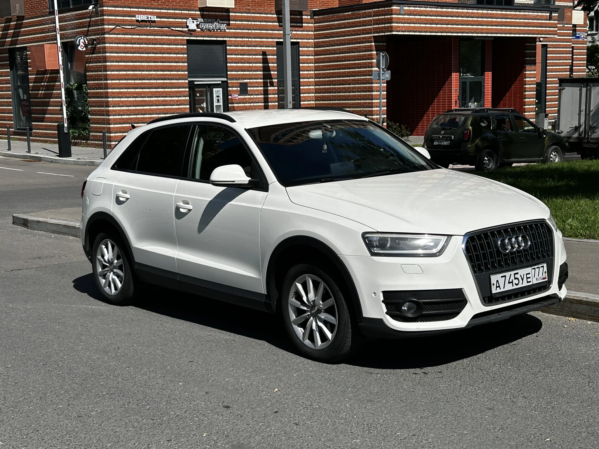 Audi Q3 - миниатюра 3