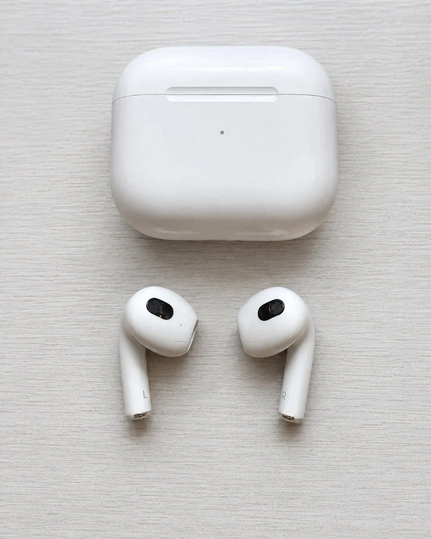 Apple AirPods 3 оригинал, MagSafe Case + кабель - миниатюра 3