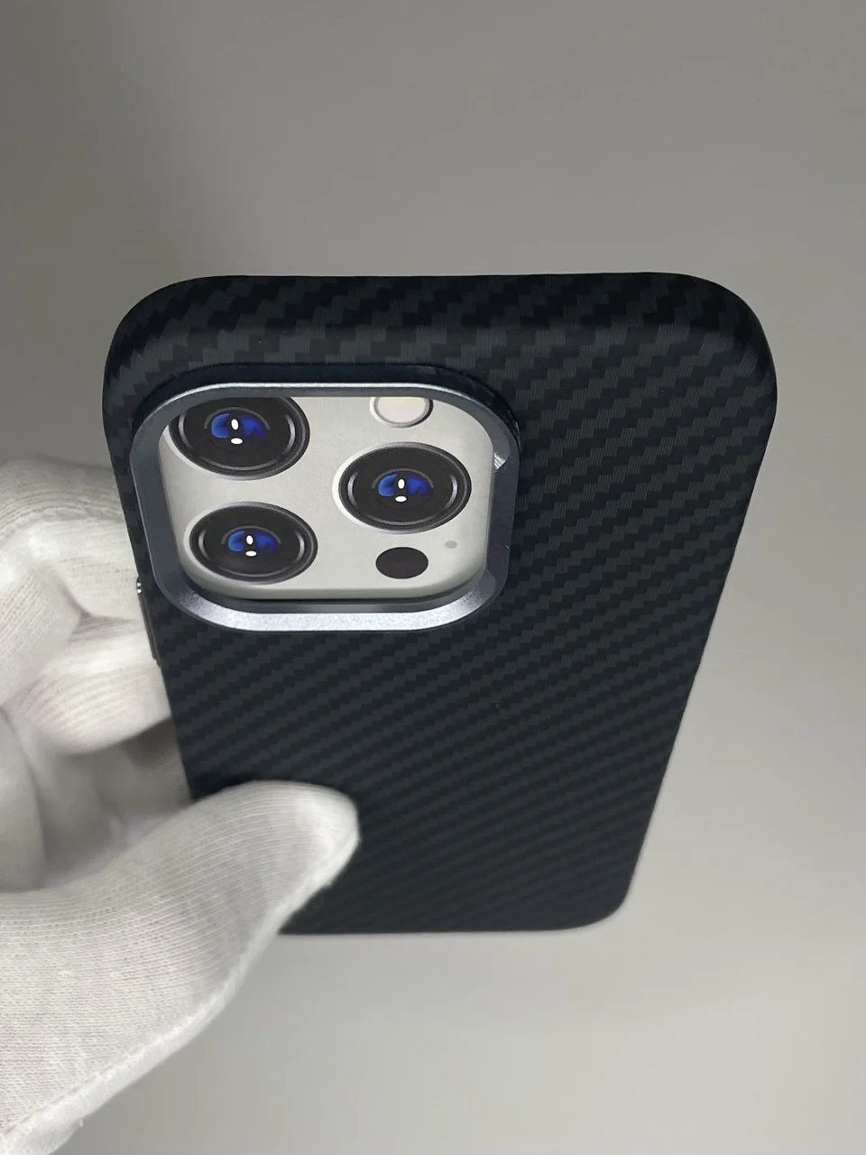 Чехол-бампер LUXO с MagSafe для iPhone 16 Pro