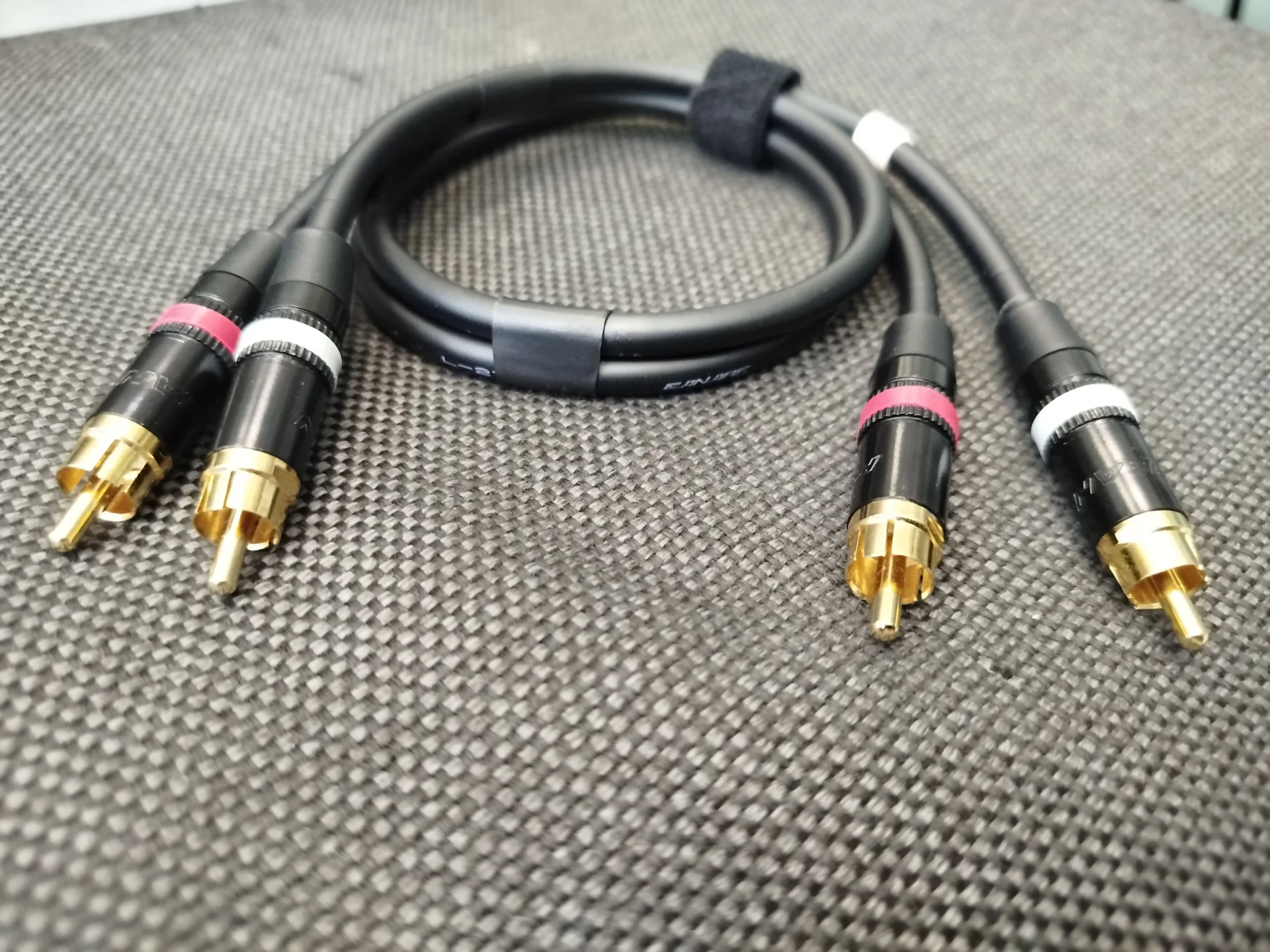 Mежблочный кабель Canare 2RCA-2RCA - миниатюра 4