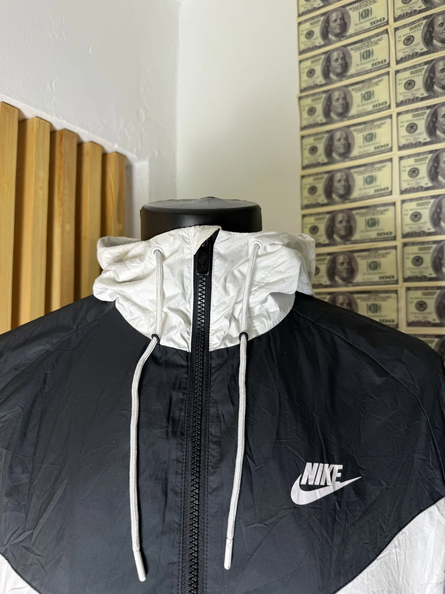 Ветровка NIKE черно-белая M - миниатюра 1