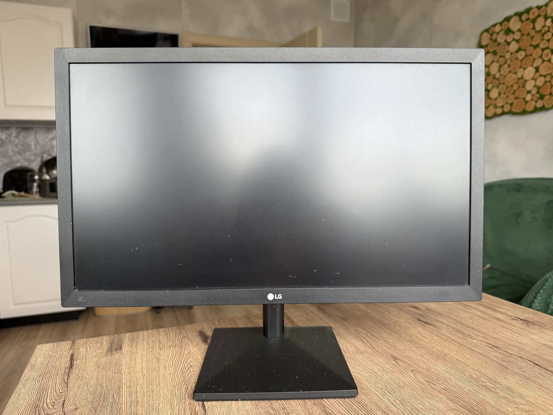 Монитор LG 21.5" Full HD - изображение 1