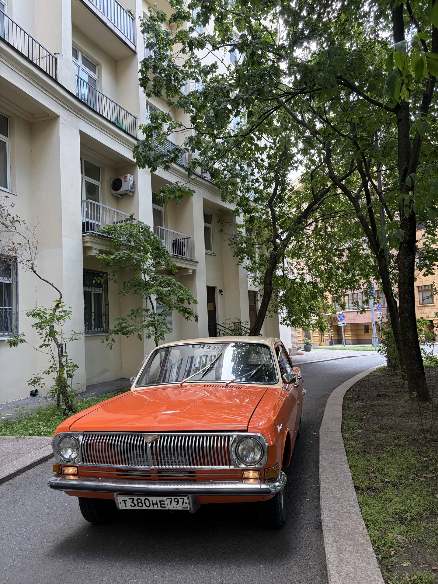Аренда РЕТРО авто Волга газ24 - миниатюра 8