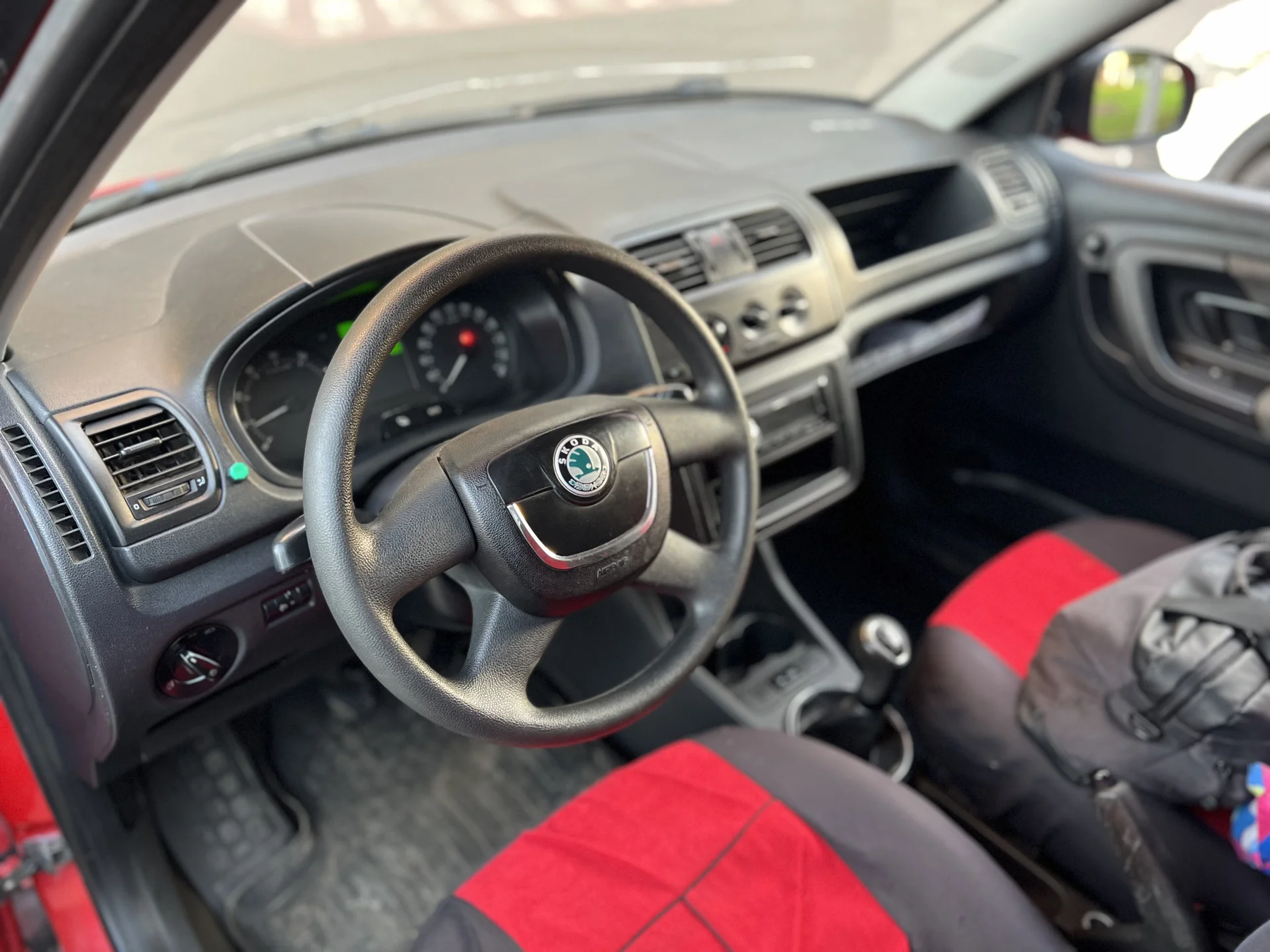 Skoda Fabia 2011 1.2 мт - миниатюра 12