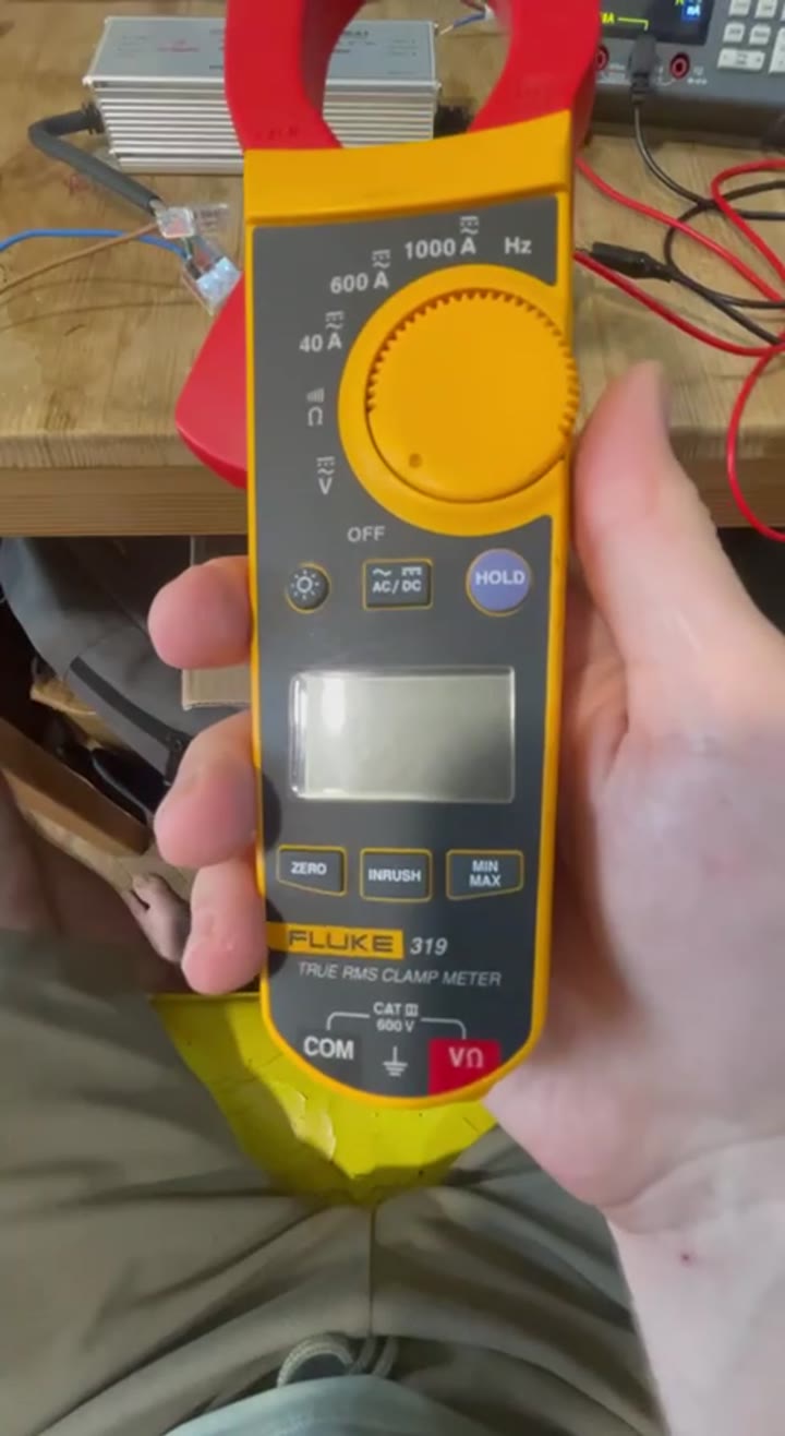 Fluke 319 токоизмерительные клещи - видео 2