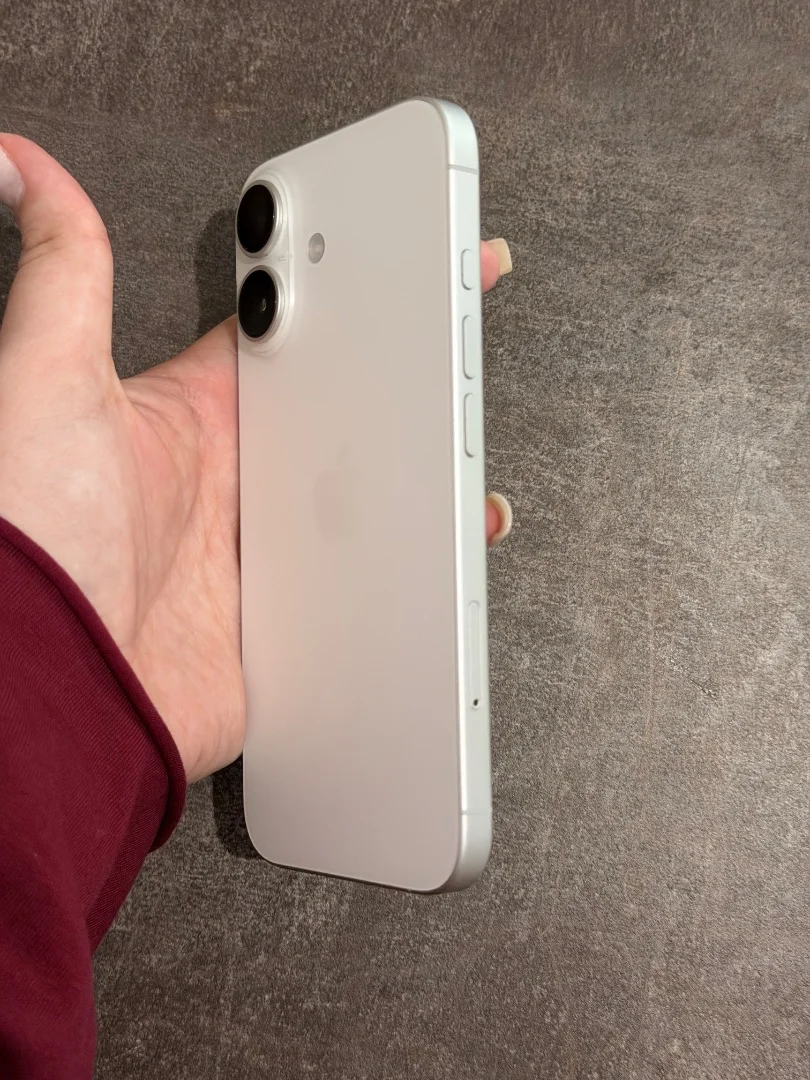 iPhone 16 256 ГБ SIM+ESim - миниатюра 2