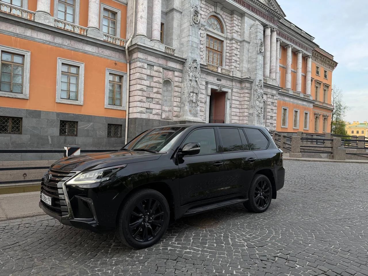Lexus 450d - миниатюра 2