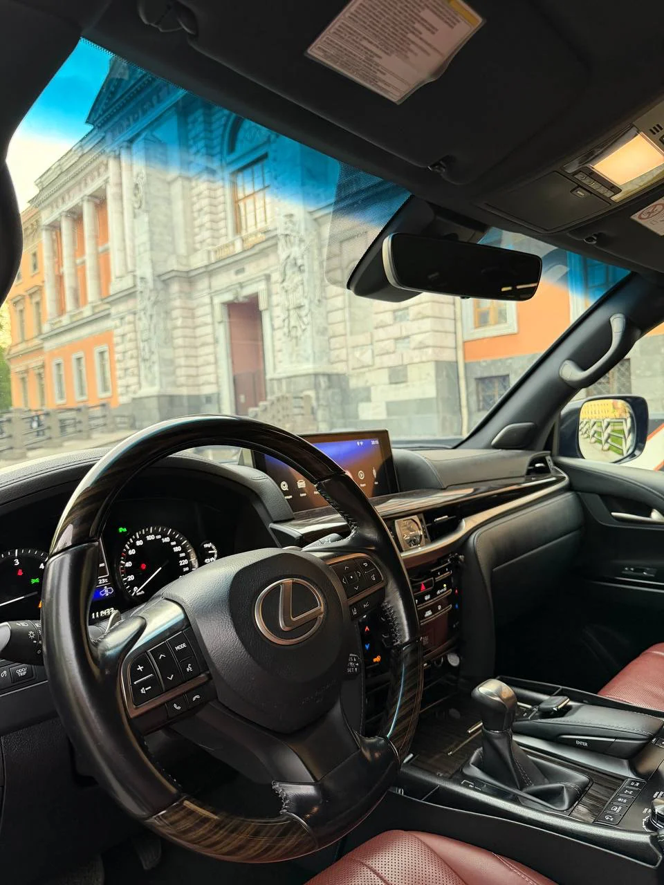 Lexus 450d - миниатюра 5