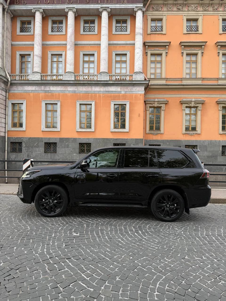 Lexus 450d - миниатюра 6