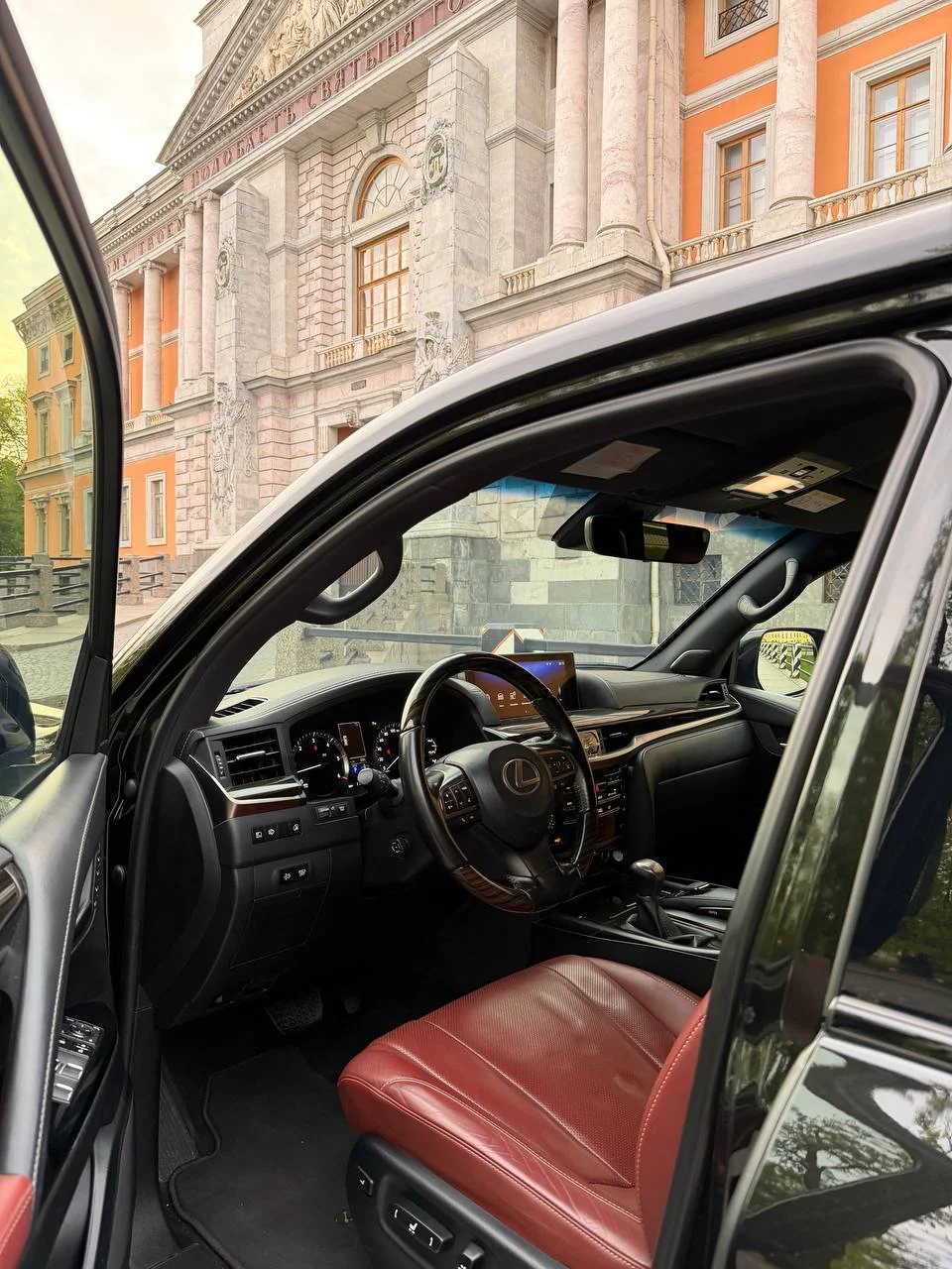 Lexus 450d - миниатюра 10
