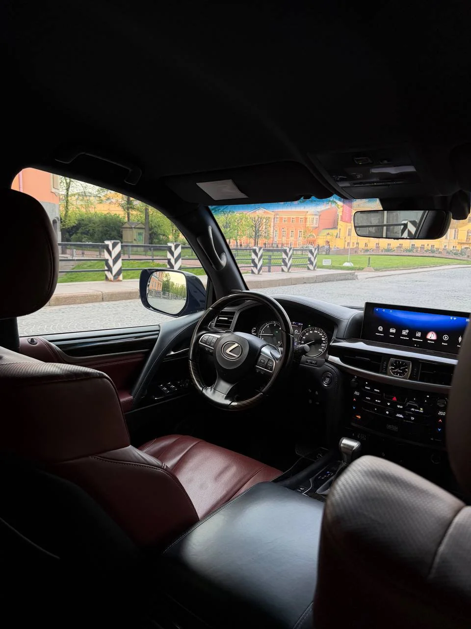 Lexus 450d - миниатюра 13