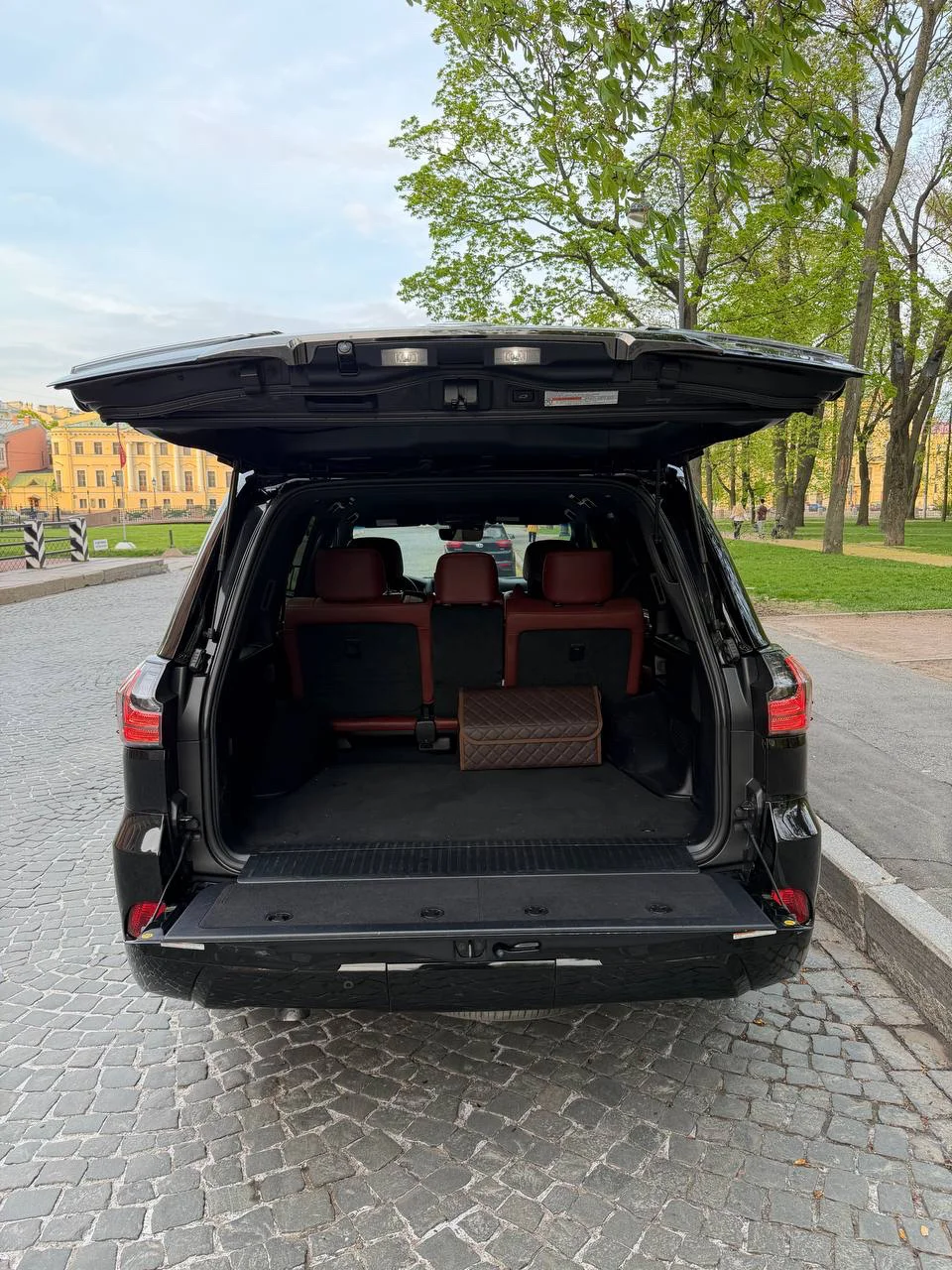 Lexus 450d - миниатюра 23