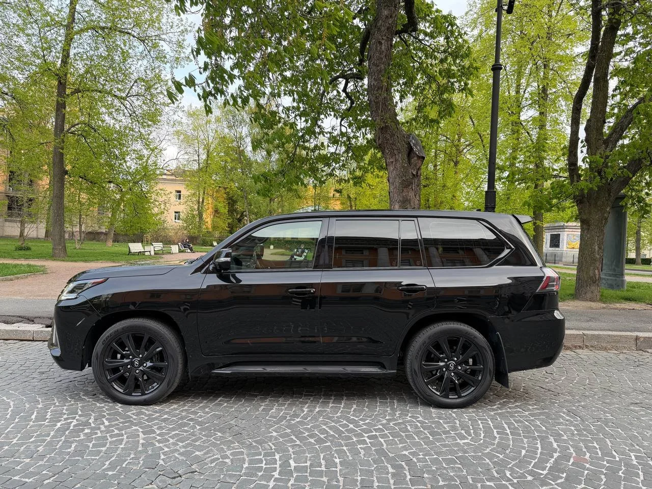 Lexus 450d - миниатюра 24