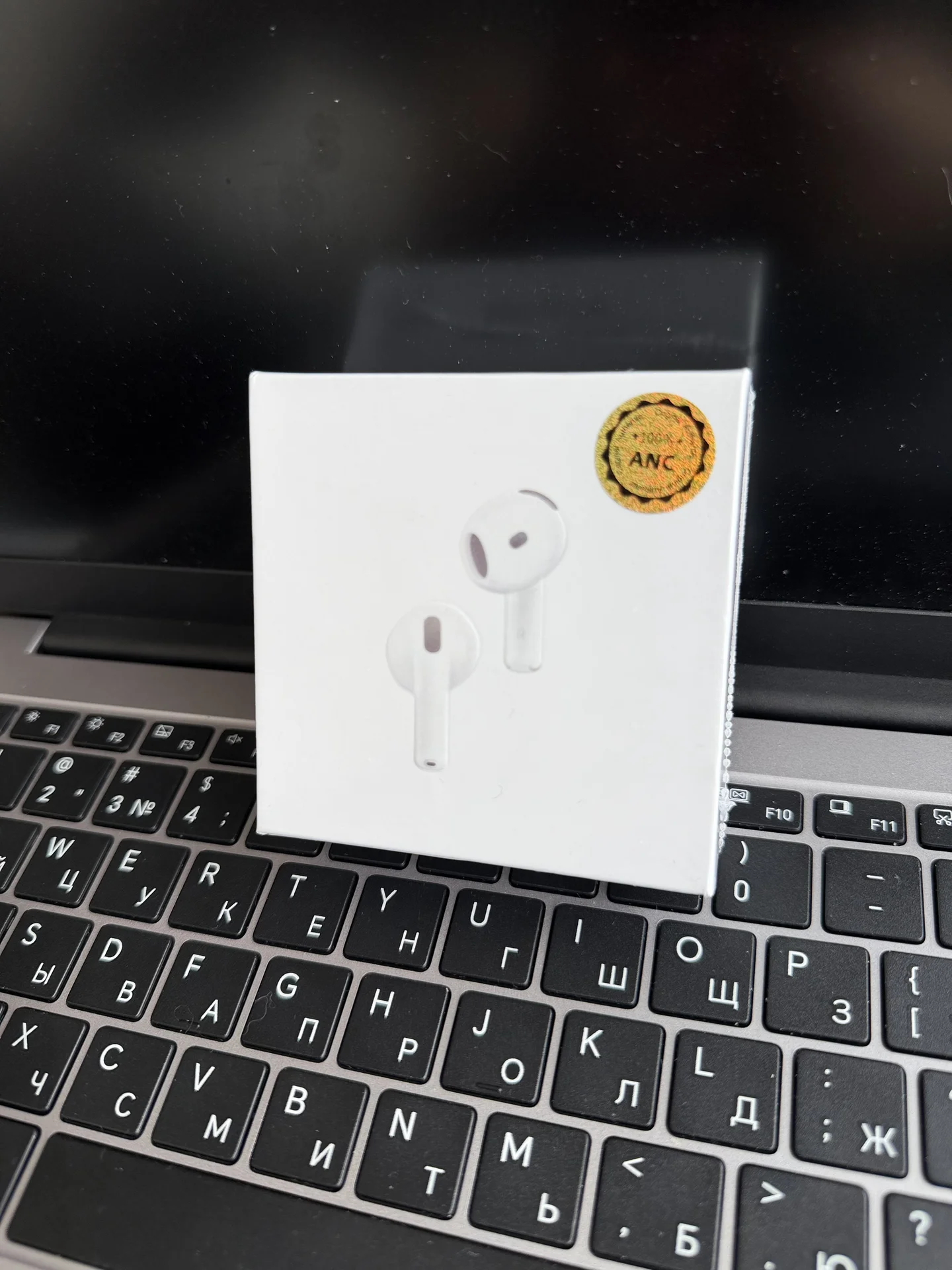 Наушники Apple Airpods 4 с шумоподавлением - изображение 1