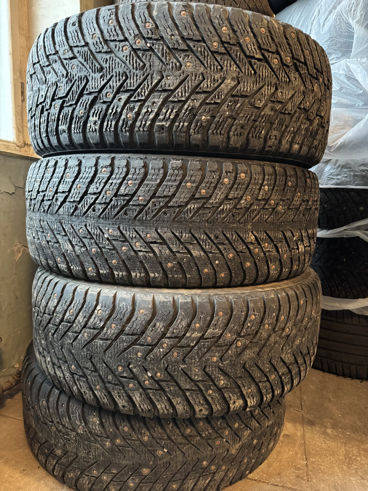 Nokian Tyres Hakkapeliitta 8 SUV 265/65 R17 116 - миниатюра 2