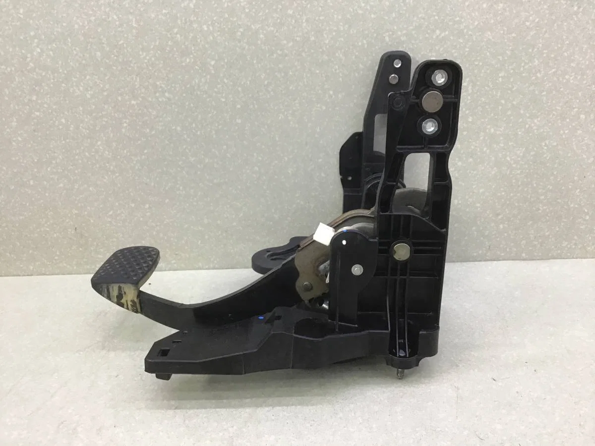 Педаль тормоза Opel Astra J (P10) 2009-2015 [13303962] - миниатюра 2