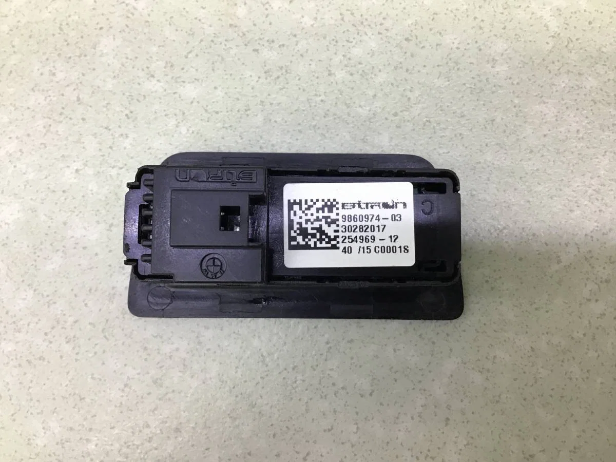Кнопка открывания багажника BMW X7 G07 2018> [9860974] - миниатюра 5