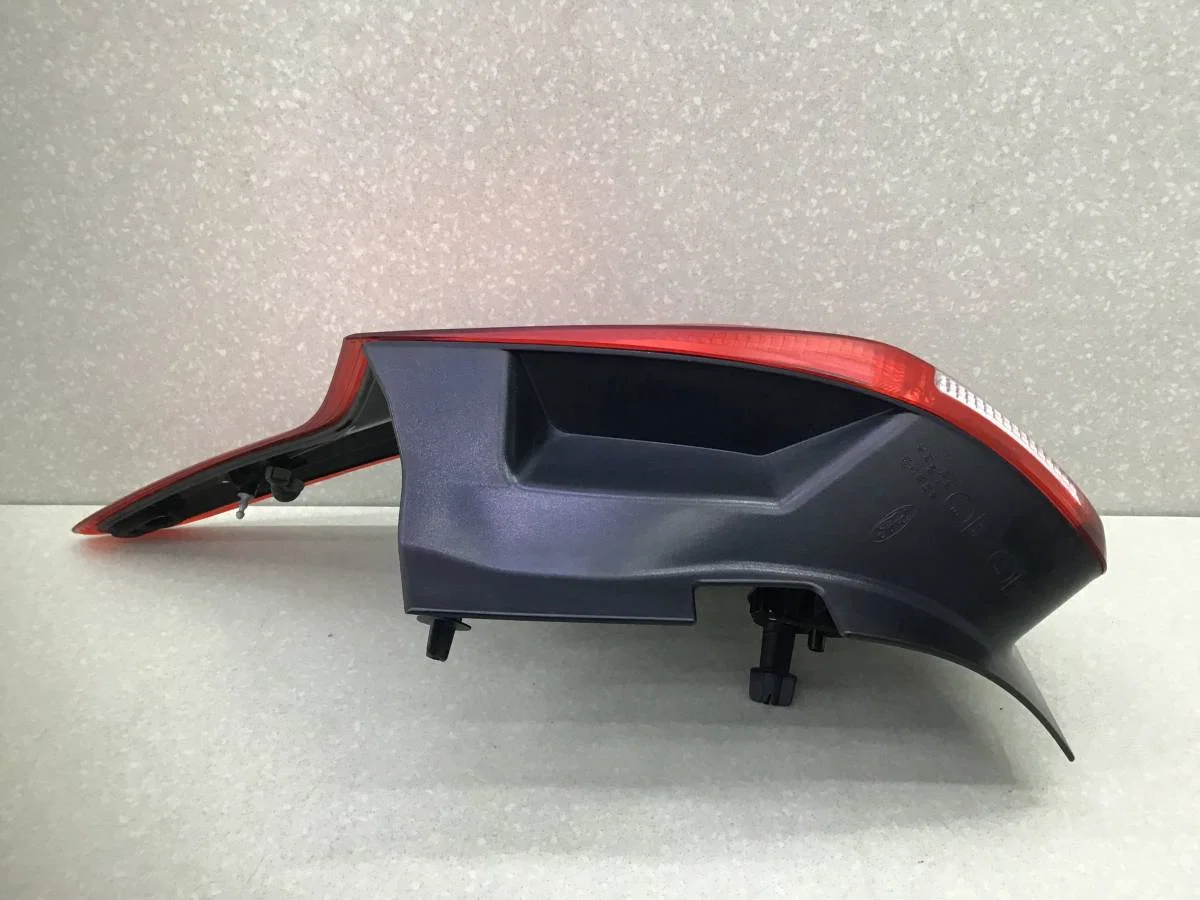 Фонарь задний правый Ford Focus 3 (CB8) 2011-2019 [BM5113404A] - миниатюра 10