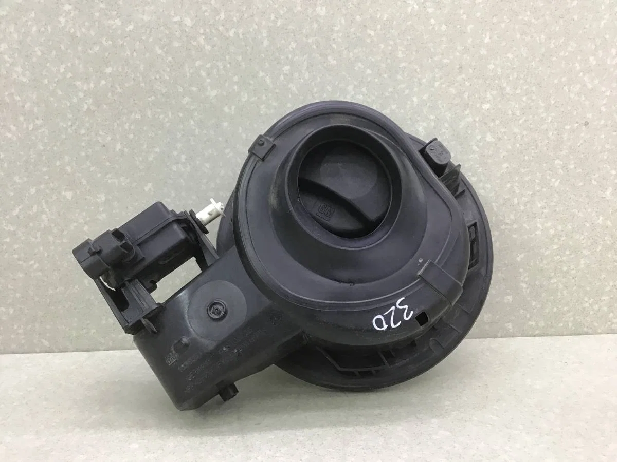 Лючок бензобака Opel Astra J (P10) 2009-2015 [13393911] - миниатюра 4