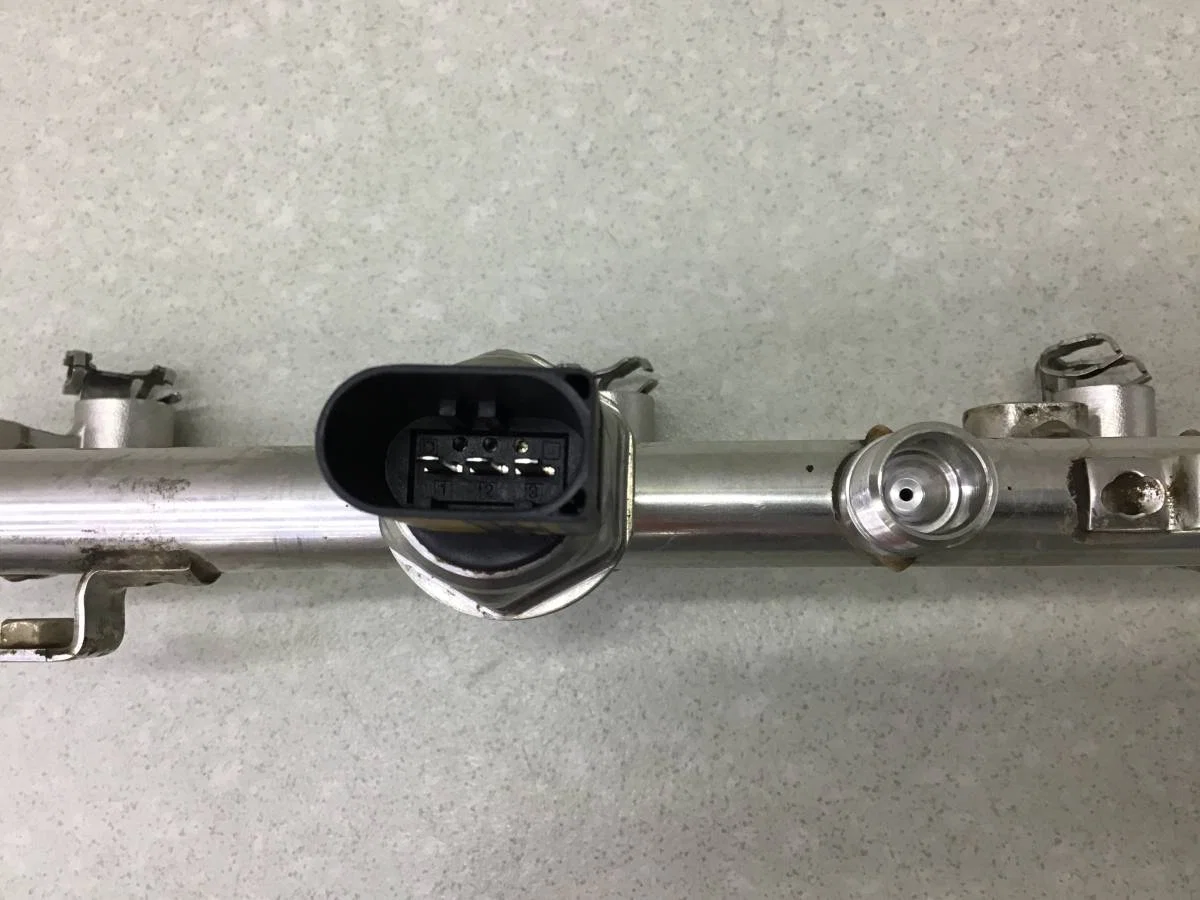Рейка топливная (рампа) Mercedes-Benz E-Class (W212) 2009-2016 [A2710705595] - миниатюра 6