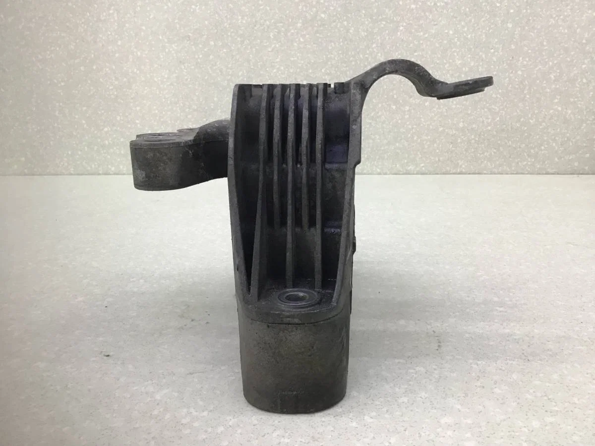 Опора двигателя правая Opel Astra J (P10) 2009-2015 [13347453] - миниатюра 3