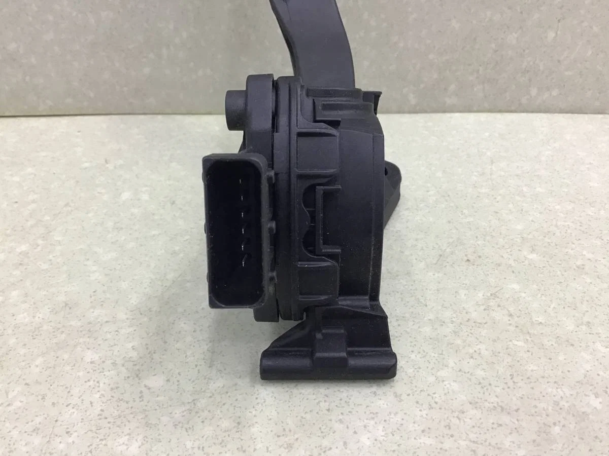 Педаль газа Opel Astra J (P10) 2009-2015 [13252702] - миниатюра 2