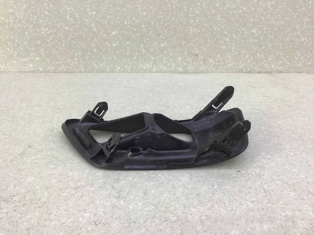 Рамка противотуманной фары правой Toyota Land Cruiser (J300) 2021> [5203060180] - миниатюра 5