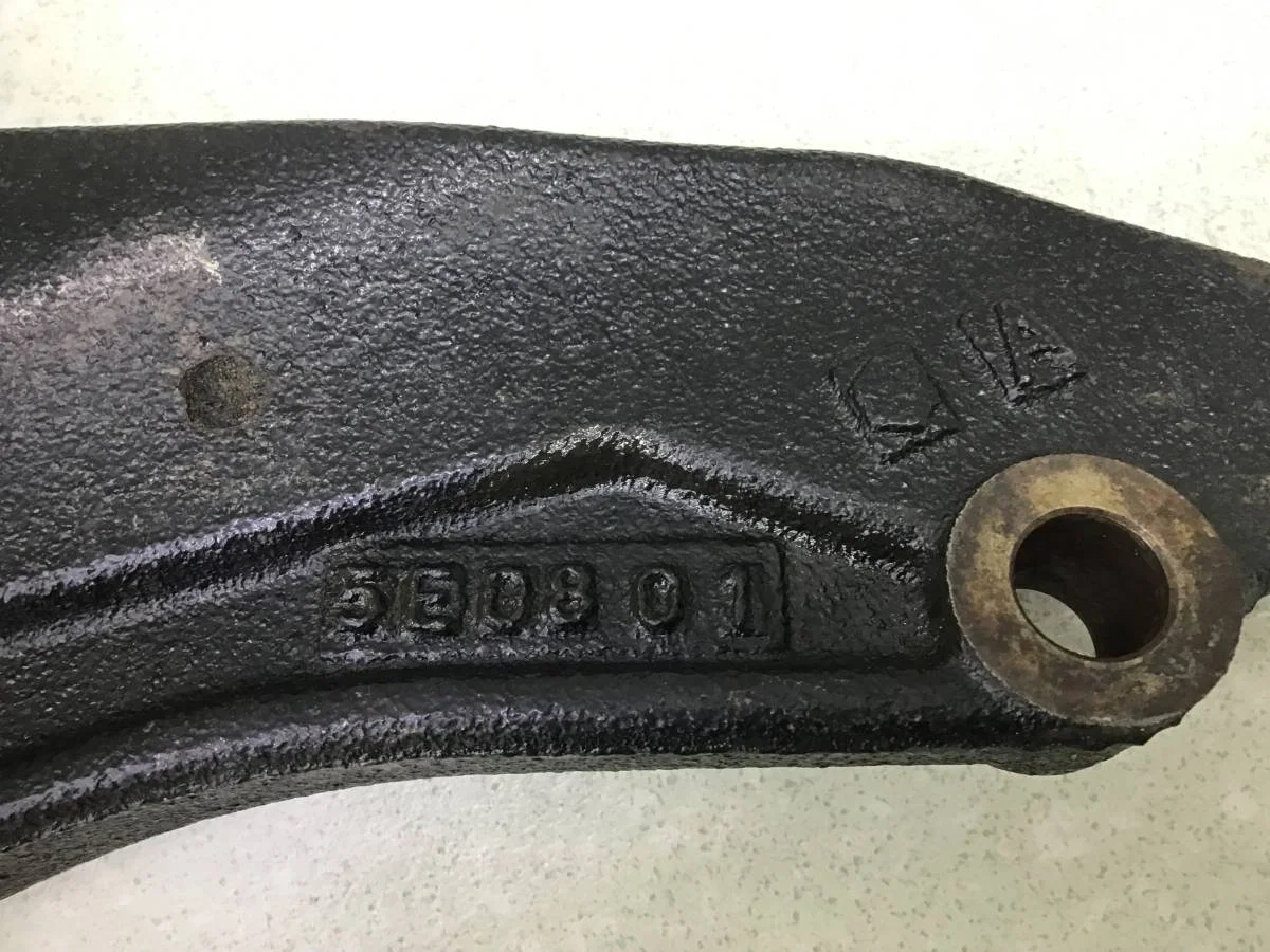 Кронштейн КПП Toyota Hilux (GUN125L, GUN126L, TGN126) 2015-н.в. [331180K030] - миниатюра 3