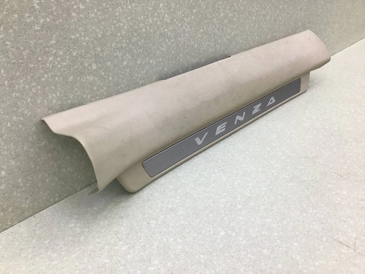 Накладка (кузов внутри) Toyota Venza (V10) 2009-2017 [679130T012A0] - миниатюра 2